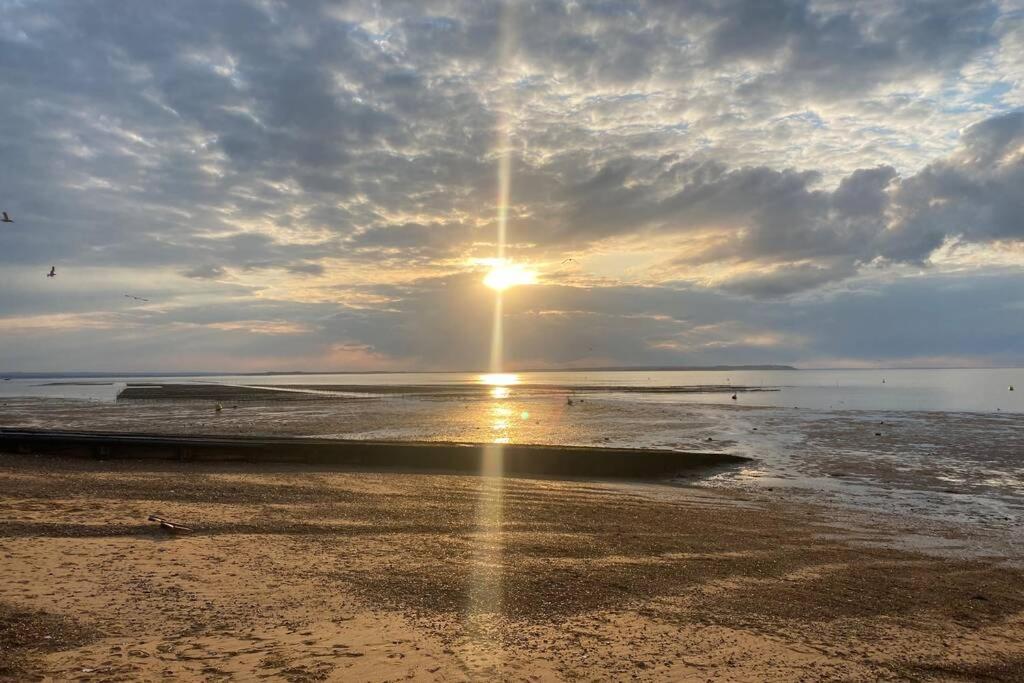 The Yellow Door Whitstable - Peaceful Retreat Close To Beach Ngoại thất bức ảnh